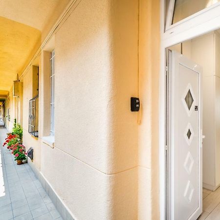 Fleur Creme Apartment Boedapest Buitenkant foto