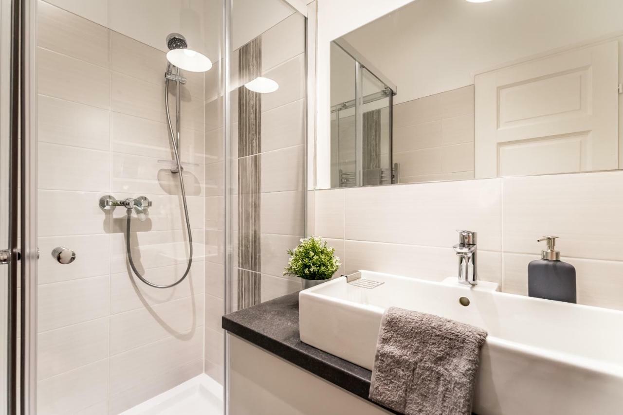 Fleur Creme Apartment Boedapest Buitenkant foto
