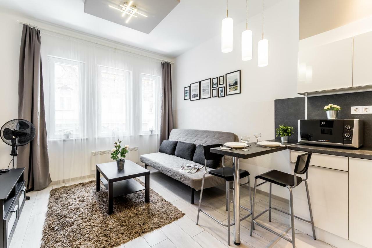 Fleur Creme Apartment Boedapest Buitenkant foto